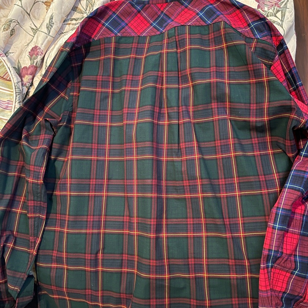 Like new long sleeve Levi shirt only worn once - Picture 2 of 3
